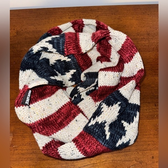 MUK LUKS Stars and Stripes Infinity Scarf One Size - Picture 2 of 6